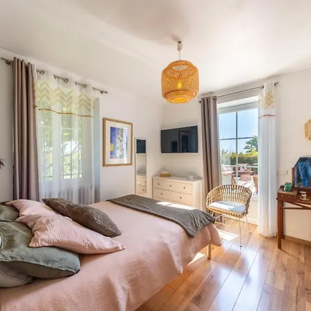 2 Private With Pool And Garden Sea View Nice